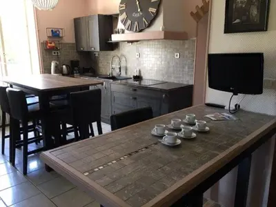 Cuisine ou kitchenette dans l'établissement Ancienne Gare du Val des Bois