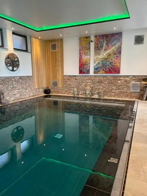 Piscine de l'établissement Le Domaine des Fagnes ou située à proximité