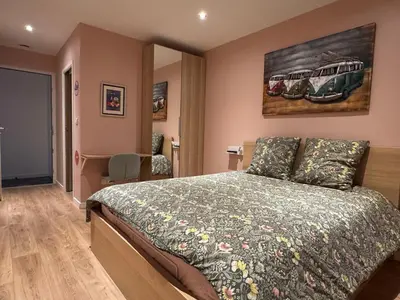 Un ou plusieurs lits dans un hébergement de l'établissement Loft Spa Reims-fr 250m2 privatifs, piscine intérieure chauffée, spa et parking