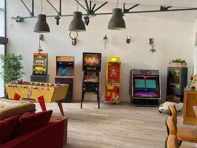 Salle de jeux dans l'établissement Loft Spa Reims-fr 250m2 privatifs, piscine intérieure chauffée, spa et parking