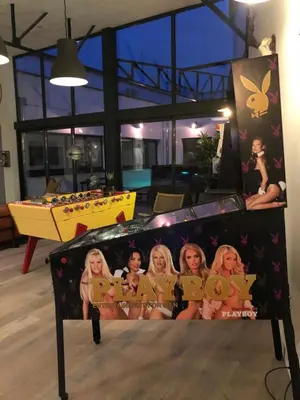 Clients de l'établissement Loft Spa Reims-fr 250m2 privatifs, piscine intérieure chauffée, spa et parking