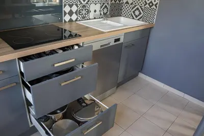 Cuisine ou kitchenette dans l'établissement Paisible Maison entière 140m2 avec véranda vue sur la campagne