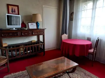 Télévision ou salle de divertissement dans l'établissement L Ancienne Ferme 17 grand rue