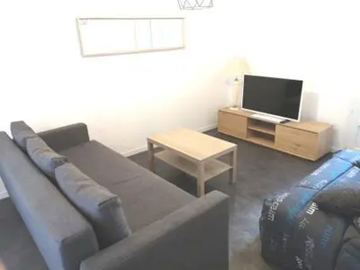 Télévision ou salle de divertissement dans l'établissement A bon port