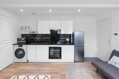 Cuisine ou kitchenette dans l'établissement Bienvenue à Reims type studio charmant et lumineux 2eme étage