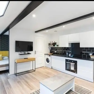 Bienvenue à Reims type studio charmant et lumineux 2eme étage