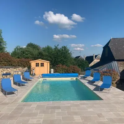 Piscine de l'établissement Gîte La feuille d'Acanthe ou située à proximité