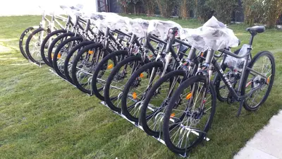 Vélo sur le terrain de l'établissement La Grange de Séverine ou dans les environs