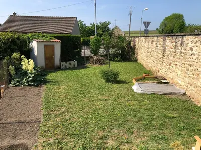 Jardin de l'établissement L’Ecrin champenois : 150m2 au cœur du vignoble