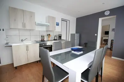Cuisine ou kitchenette dans l'établissement Santorini