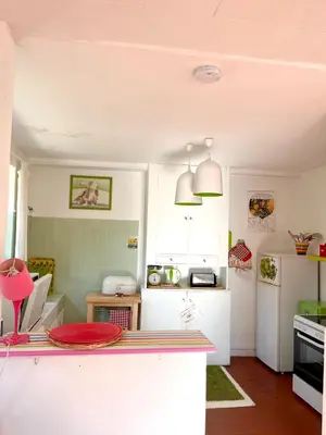 Cuisine ou kitchenette dans l'établissement Maison charmante à La Croix-sur-Ourcq avec jardin clôturé