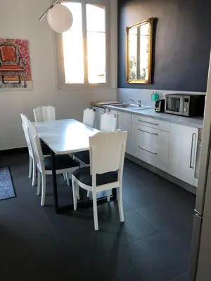 Cuisine ou kitchenette dans l'établissement Centre ville - Appartement 3 chambres & Terrasse - La Clé des Sacres