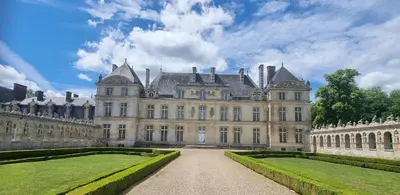 Jardin de l'établissement Les Vieilles Pierres chambres d'hôtes