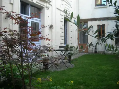 Jardin de l'établissement Le Refuge Des Cordeliers
