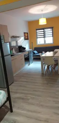 Cuisine ou kitchenette dans l'établissement La Riviera