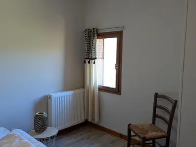 Un ou plusieurs lits dans un hébergement de l'établissement Gîte confortable dans l'ancien presbytère de Futeau, 3 chambres, jardin, WiFi, entre Verdun et Châlons - FR-1-585-13