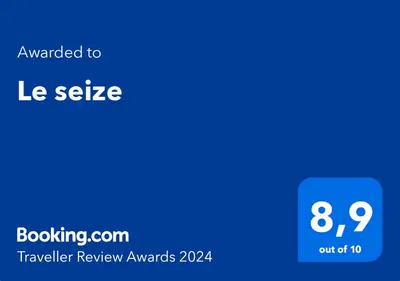 Certificat, récompense, panneau ou autre document affiché dans l'établissement Le seize - parking privé