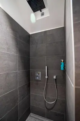 Salle de bains dans l'établissement KRAFFT, centre ville, climatisé, baignoire double - La Clé des Sacres