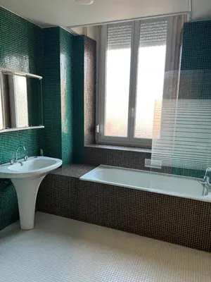 Salle de bains dans l'établissement L’ÉMERAUDE 4