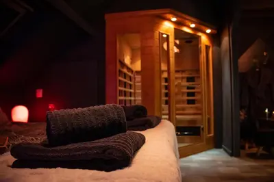 Un ou plusieurs lits dans un hébergement de l'établissement PAUSE NATURE SORBAIS Chambre avec SPA, HAMMAM Shower, SAUNA, STREAMING et arrivée autonome