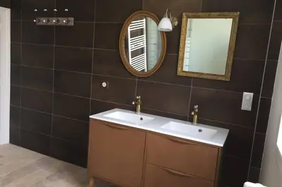 Salle de bains dans l'établissement Gîte« Le Pressoir » chez viticulteur en biodynamie