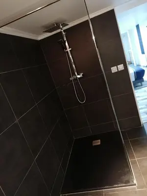 Salle de bains dans l'établissement Chambre privé chez Chris