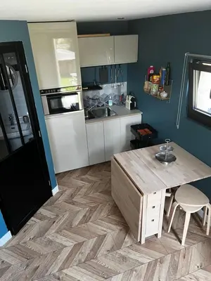 Cuisine ou kitchenette dans l'établissement La petite Brainoise - Gîte avec salle jacuzzi 120 jets