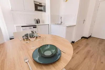 Cuisine ou kitchenette dans l'établissement Reims - Place du Forum - Cathédrale Hyper Centre