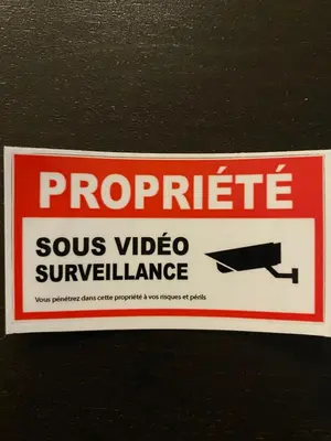Certificat, récompense, panneau ou autre document affiché dans l'établissement Studio 25m2 avec parking privé - Lycée Roosevelt - Arena - Gare