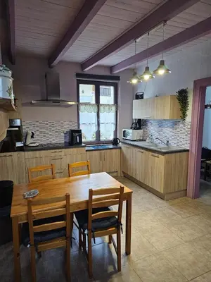 Cuisine ou kitchenette dans l'établissement Gîte 4 étoiles La Belle Eau Calme