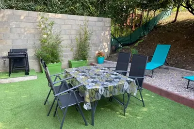 Jardin de l'établissement « Au 10 fontaines « au cœur du vignoble 2/4 pers