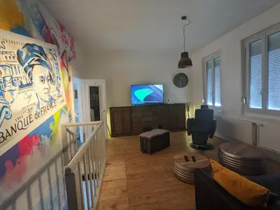 Télévision ou salle de divertissement dans l'établissement Street app'Art