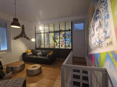 Coin salon dans l'établissement Street app'Art