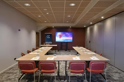 Espace de conférence ou salle de réunion dans l'établissement Golden Tulip Reims Bezannes