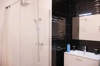 Salle de bains dans l'établissement Chouette appartement près de l'Arena et de la Gare Centre de Reims