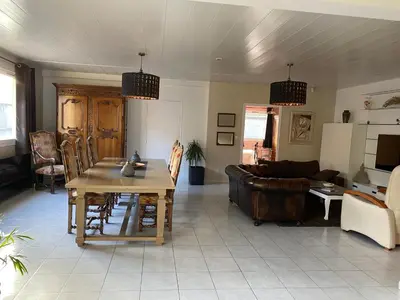 Coin salon dans l'établissement Gîte du CIrque