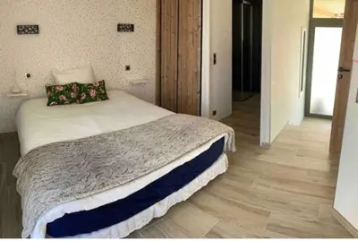 Un ou plusieurs lits dans un hébergement de l'établissement Chambre avec salle de bains privative