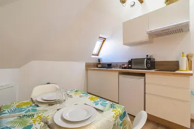 Cuisine ou kitchenette dans l'établissement Plancy Beds St-Quentin
