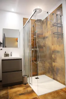 Salle de bains dans l'établissement Appart’Edith - Charmant appartement de tourisme