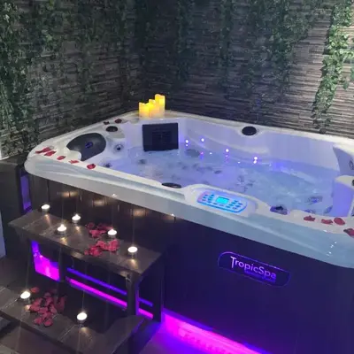Agréable maisonnette de ville avec jacuzzi