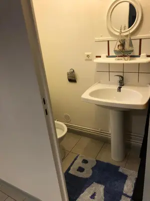 Salle de bains dans l'établissement La petite chambre sympa de Cindy
