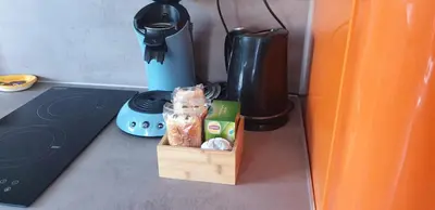Plateau bouilloire dans l'établissement Calme Studio & WIFI Jardin Disneyland Paris 4 personnes