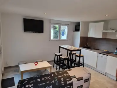 Cuisine ou kitchenette dans l'établissement Calme Studio & WIFI Jardin Disneyland Paris 4 personnes