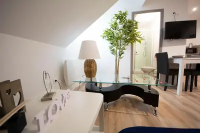 Télévision ou salle de divertissement dans l'établissement MALËiKA !!! Superbe T2 HOME STAGING avec parking gratuit !!!