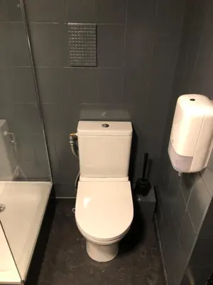 Salle de bains dans l'établissement PAUSE NATURE SORBAIS Chambre avec salle de bain privative, entrée indépendante et arrivée autonome