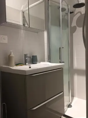 Salle de bains dans l'établissement La Bulle