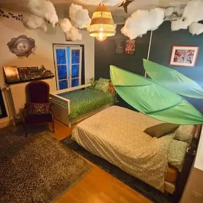 Jurassic Lodge