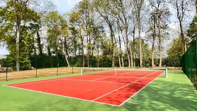 Tennis ou squash au sein de le camping ou à proximité