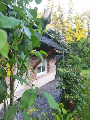 Jardin de l'établissement Gîte des Viviers -08400 Manre - de 1 à 2 personnes