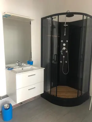 Salle de bains dans l'établissement Studio au coeur des vignes
